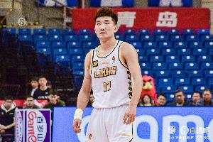 下半场15分难挽败局！孙铭徽13中6拿到17分4板5助5断