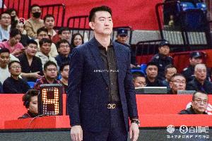 季孟年：以为青岛进攻够抽象了没想到还有高手 广厦像通宵打麻将