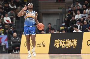 能攻善传！黑根斯半场9中5拿到14分5助 罚球3中3