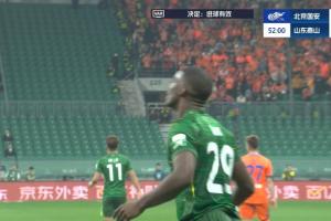 打花了！国安4-1领先泰山！杨立瑜替补助攻，法比奥暴力头球双响