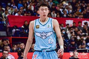 替补表现还行！段昂君11中5拿到15分2助1帽