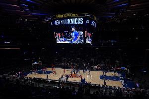 😨麦迪逊全场球迷狂骂！活塞尼克斯半场罚球对比：活塞14-2！