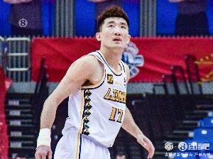 手感不佳能串联！孙铭徽18中5&三分7中1拿到16分10助攻