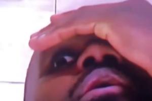 👀致敬布教授？詹姆斯被打倒后 掀开手掌偷看了一眼再起身