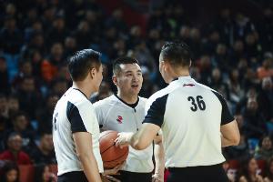 中国篮协：将会有6名外籍裁判执裁半决赛&总决赛 3人欧洲&3人亚洲