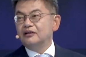 詹东谁是湖人老大？苏群：老詹进行了转型 球队迟早是东契奇的