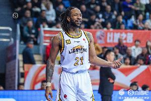面对旧主表现还可以！威尔斯8中6高效拿到16分1板