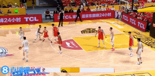 😏你想干什么？付豪顺下试图三步上篮 胡金秋补防顶板血帽！