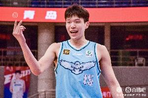 众媒体人：青岛男篮毫无保留地支持杨瀚森冲击NBA 绝对高格局