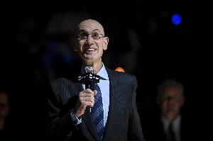 杨毅：NBA这两天关键时刻误判令人发指 美国篮球都被你们吹掉啦