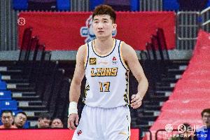 状态可以！孙铭徽半场5中3拿到10分1助2断 正负值+16