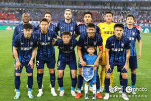 上半场结束，三镇队暂时0-1落后。继续战斗，加油三镇！