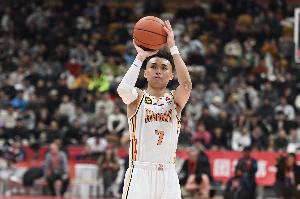 投得离谱！原帅半场三分球5中0无数据 2次犯规&正负值-18