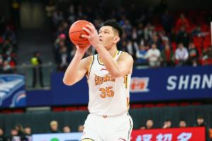 你得出手！葛昭宝半场1出手&一分未得 拿3板1帽&正负值+11