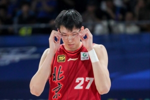 上场就能影响比赛！周琦替补5中4拿到15分6板3助1帽 罚球14中7