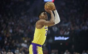 准🎯八村成湖人稳定得分点 季后赛场均14.8分&三分命中率48.4%