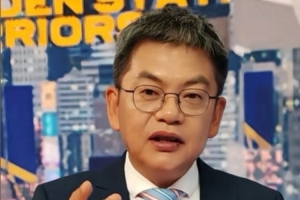 苏群：火箭的进攻不堪入目🤦 三个字没别的 杜兰特