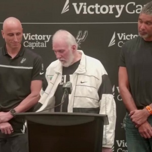 中风后遗症明显！脱衣需邓肯协助 波波仍打趣：我不是教练 是老大