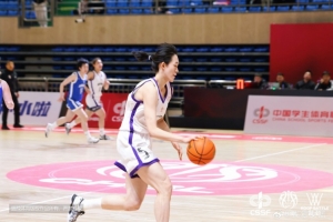 梁雅琦大号两双 清华附中险胜石家庄二中再夺耐高北区赛冠军