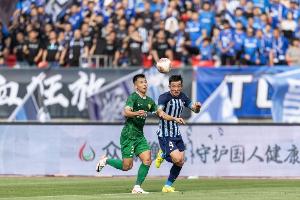 博主：国安恢复训练备战深圳新鹏城，3月份骨折的何宇鹏现身基地