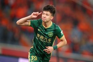 本赛季个人进球达到8个！王钰栋更新社媒，与刘诚宇、蒯纪闻互动