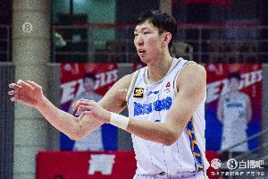 😲两倍还多！北京半场抢下25个篮板&广厦仅有12个