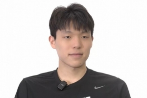 杨瀚森：适应了NBA的三分线 崔永熙建议我和球员捣鼓好关系