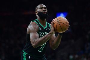 曾令旭：现在NBA想连冠太难了 对手适应打法后不调整就会遇到困难