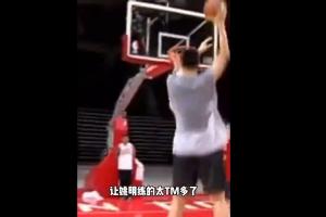 🙃麦迪：姚明很有天赋 但被锡伯杜练得累死了 我都替他难过😭