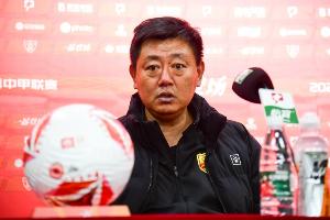 青岛红狮主帅：足协杯踢泰山是学习机会 我们还是以联赛为主