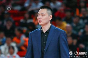 沪媒：上海已经锁定部分心仪外援 卢伟下个月赴美观看NBA夏季联赛