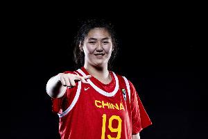 女篮几大看点：张子宇成年组首秀 谁能顶替李梦 杨舒予能否挑大梁
