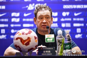 斯卢茨基：今天上半场前半段，我们对对手的高位逼抢有些不太适应