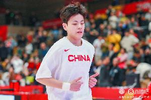 FIBA发问：作为WCBA历史首位00后FMVP 杨舒予亚洲杯场均多少分？