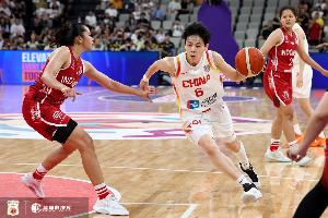 利刃出鞘🗡️杨舒予5中4拿下12分2板4助3断 灵动突破成亮点