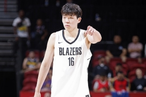👀法国拓媒：为何不让杨瀚森在低位得到传球？只投篮8次不正常