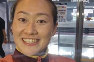 吴海燕：希望你们一如既往支持中国女足，给我们更多耐心和正能量