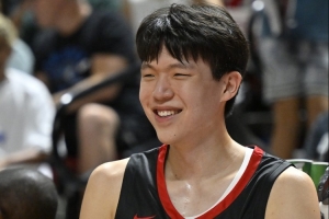凯莱布-乐福：杨瀚森很有天赋&笑容满面 我很喜欢和他一起打球