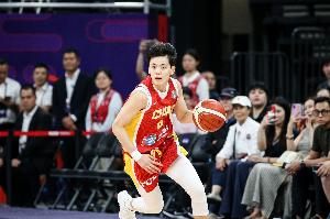 徐静雨：杨舒予速度和判断俱佳 未来十年都会是女篮绝对主力之一