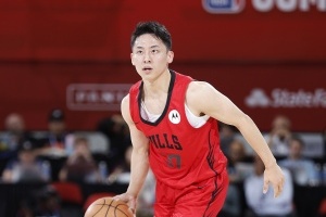 组织有功底！河村勇辉9中4得到9分3板6助2抢断