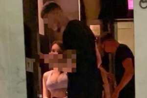 😳台版红姐？跨性别网红曾与小波特开房？🌶️互动太嗨撞断牙